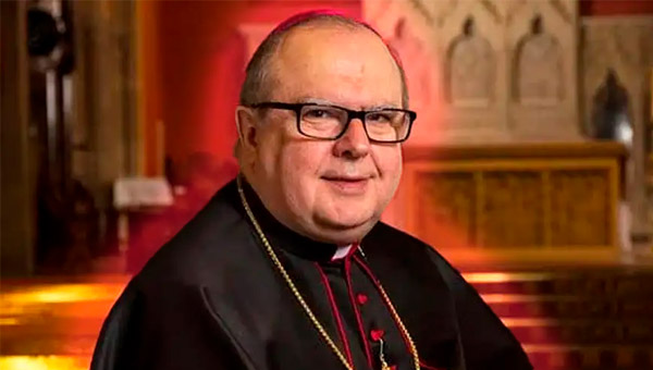 Obispo Ingles es acusado por realizar fiestas homosexuales en Catedral