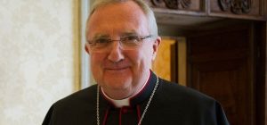 Cardenal Roche afirma que León XIV mantendrá las restricciones vigentes a la Misa tradicional
