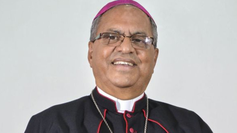 Obispo auxiliar de Santo Domingo bajo investigacion por agresion