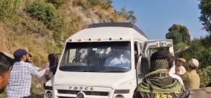 Cristianos golpeados con palos y barras en India mientras policías permanecen inmóviles