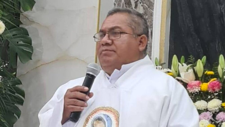 Hallan asesinado al P. Bertoldo Pantaleón en Guerrero: su chofer sería el principal implicado 1 Hallan asesinado al P. Bertoldo Pantaleon en Guerrero su chofer seria el principal implicado