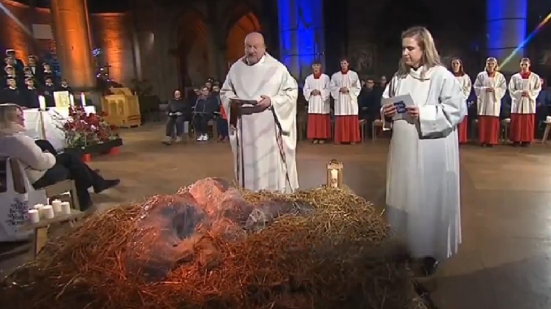 La diócesis de Rottenburg-Stuttgart pide perdón tras polémica performance sobre el Nacimiento de Jesús 7 La diocesis de Rottenburg Stuttgart pide perdon tras polemica performance sobre el Nacimiento de Jesus