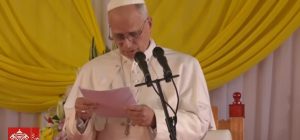 León XIV pide a jóvenes de Camerún formar conciencias y servir a su país