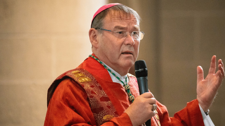 Obispo aleman afirma que la homosexualidad y la transidentidad forman parte del plan de Dios