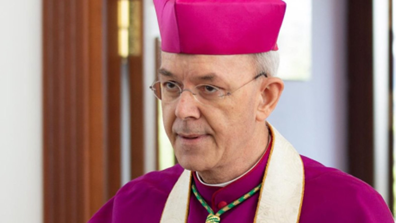 Arzobispo Guido Pozzo propone una misa en latin en cada catedral para fortalecer la unidad liturgica