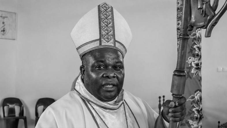 Asesinan a tiros al obispo de Quelimane en Mozambique