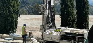 Máquinas perforadoras entran al Valle de los Caídos en medio de la visita papal a España