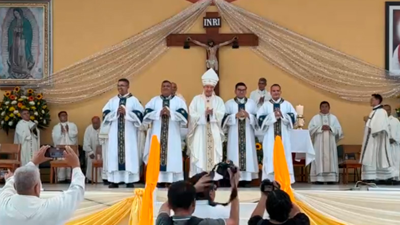 La Arquidiocesis de Xalapa celebra la ordenacion de cuatro nuevos diaconos
