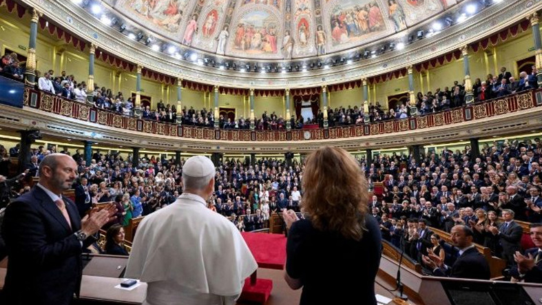 Leon XIV reivindica ante el Congreso espanol la defensa de la vida desde la concepcion hasta la muerte natural