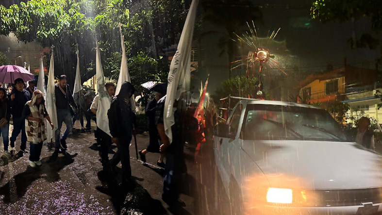 Ni la lluvia detuvo la fe cientos participan en la tradicional procesion de Corpus Christi en Xalapa