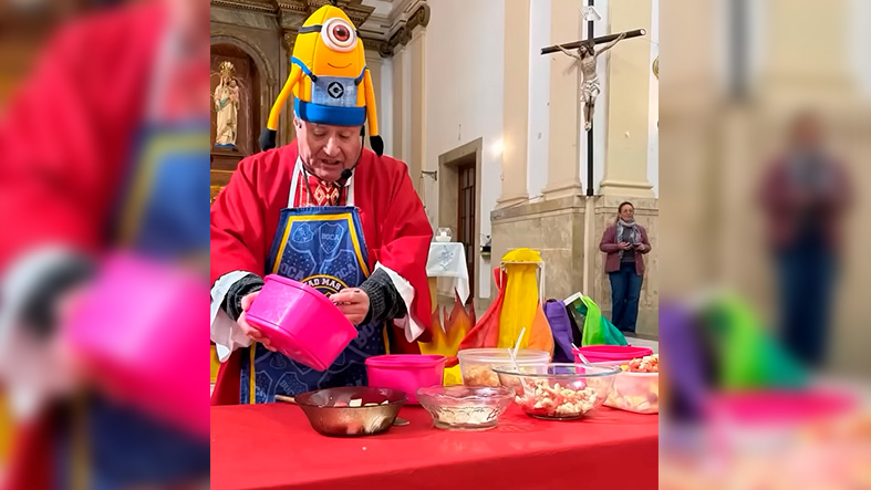 Sacerdote en Argentina genera controversia tras realizar dinamica con ensalada de frutas durante una Misa de Pentecostes
