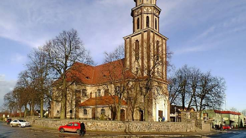 Cuanto cuesta estacionar En esta parroquia de Polonia se paga rezando
