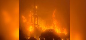 Iglesia católica centenaria de Canadá es destruida por un incendio provocado