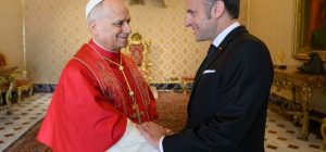 Roma marca el tono pastoral del viaje de León XIV y limita el protocolo francés